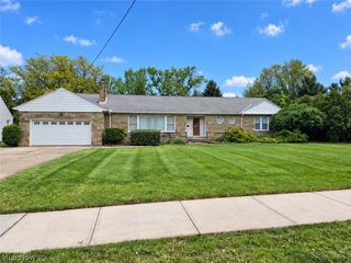 4949 Monticello Boulevard, Richmond Heights, OH 44143