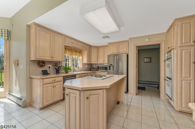 95 Pleasant Run Rd, Readington Twp., NJ 08822