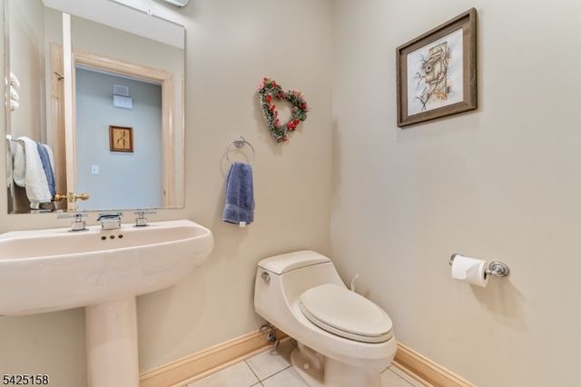 95 Pleasant Run Rd, Readington Twp., NJ 08822