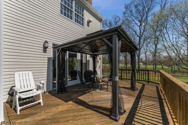 95 Pleasant Run Rd, Readington Twp., NJ 08822