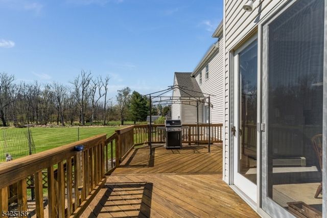 95 Pleasant Run Rd, Readington Twp., NJ 08822