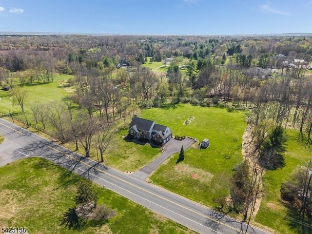 95 Pleasant Run Rd, Readington Twp., NJ 08822