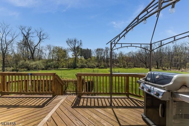 95 Pleasant Run Rd, Readington Twp., NJ 08822