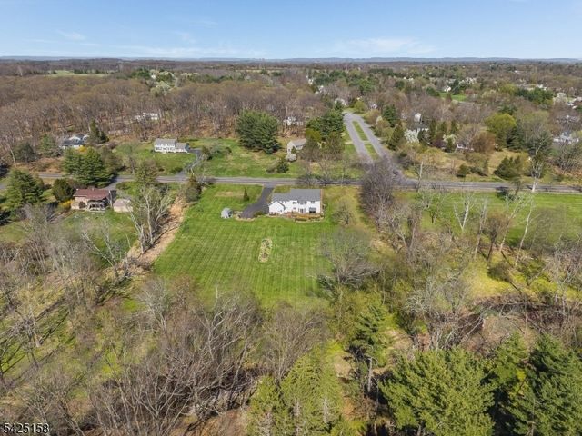 95 Pleasant Run Rd, Readington Twp., NJ 08822