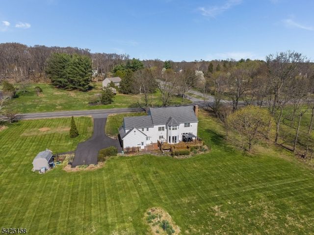 95 Pleasant Run Rd, Readington Twp., NJ 08822