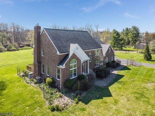 95 Pleasant Run Rd, Readington Twp., NJ 08822