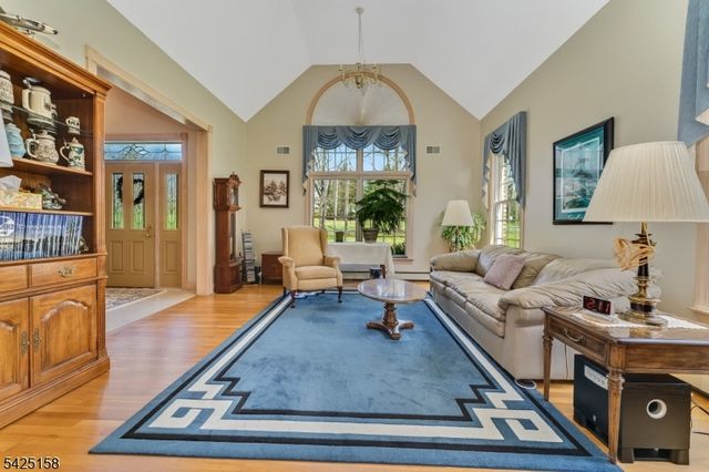 95 Pleasant Run Rd, Readington Twp., NJ 08822