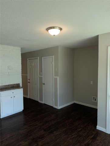 4800 Dunlap Drive, Fort Worth, TX 76119