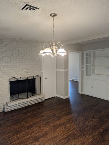 4800 Dunlap Drive, Fort Worth, TX 76119