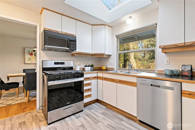 15712 NE 56th, Redmond, WA 98052