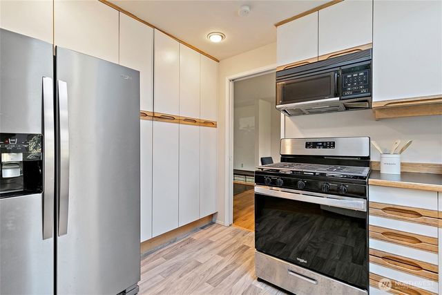 15712 NE 56th, Redmond, WA 98052