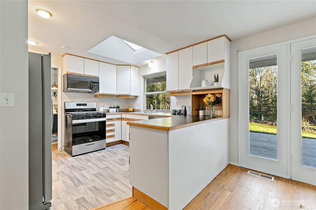 15712 NE 56th, Redmond, WA 98052