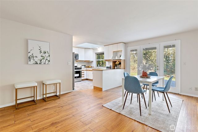 15712 NE 56th, Redmond, WA 98052