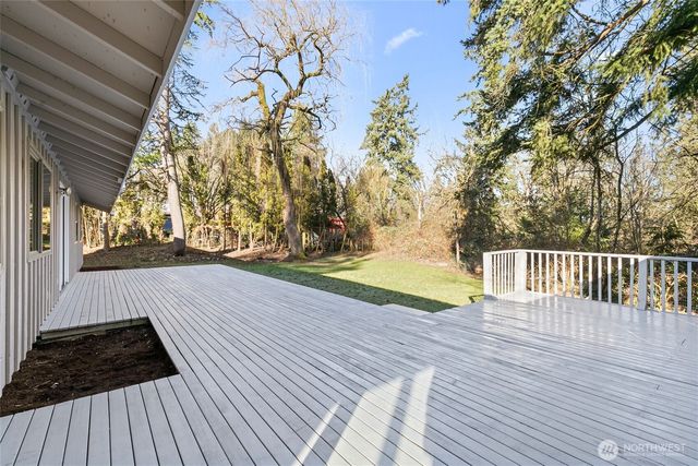 15712 NE 56th, Redmond, WA 98052