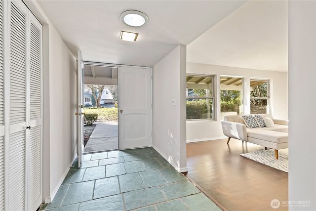 15712 NE 56th, Redmond, WA 98052