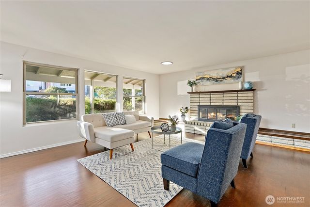 15712 NE 56th, Redmond, WA 98052