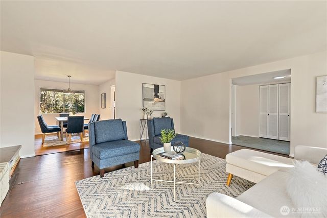 15712 NE 56th, Redmond, WA 98052