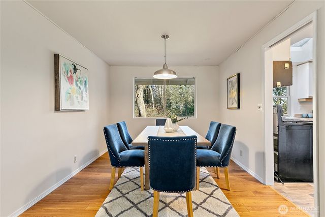 15712 NE 56th, Redmond, WA 98052