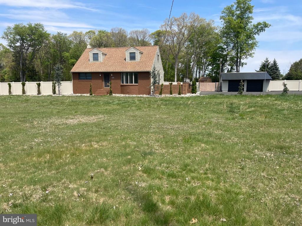 862 JOHNSON RD, Sicklerville, NJ 08081