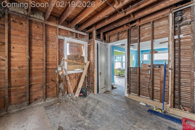 880 Algonquin Street, Detroit, MI 48215