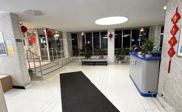 4310 Kissena Boulevard 16D, Flushing, NY 11355