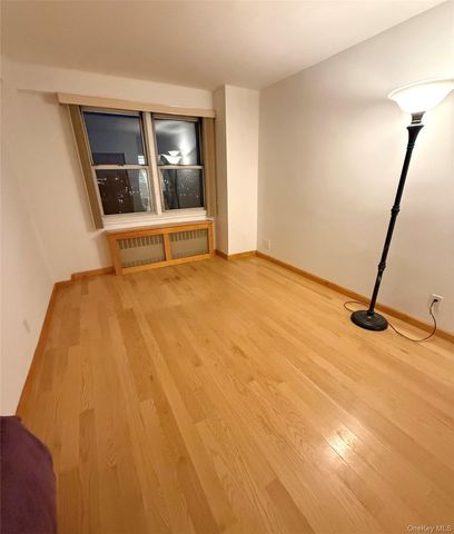 4310 Kissena Boulevard 16D, Flushing, NY 11355