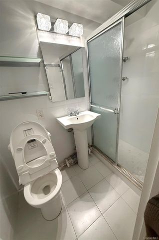 4310 Kissena Boulevard 16D, Flushing, NY 11355