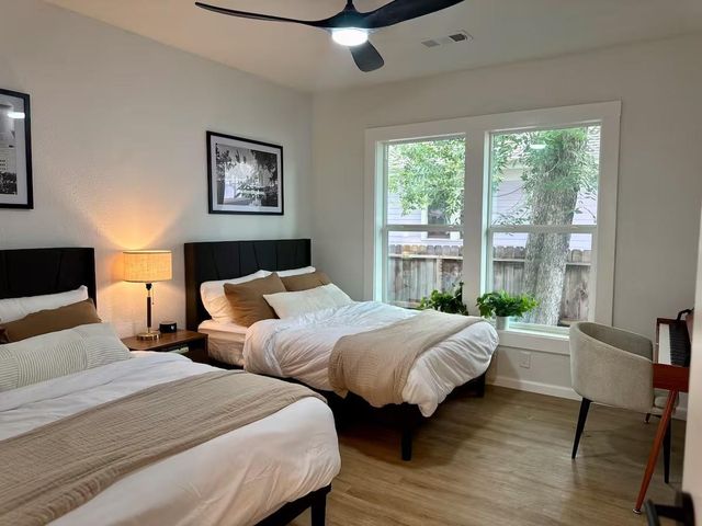 1618 Weber Street, Houston, TX 77007