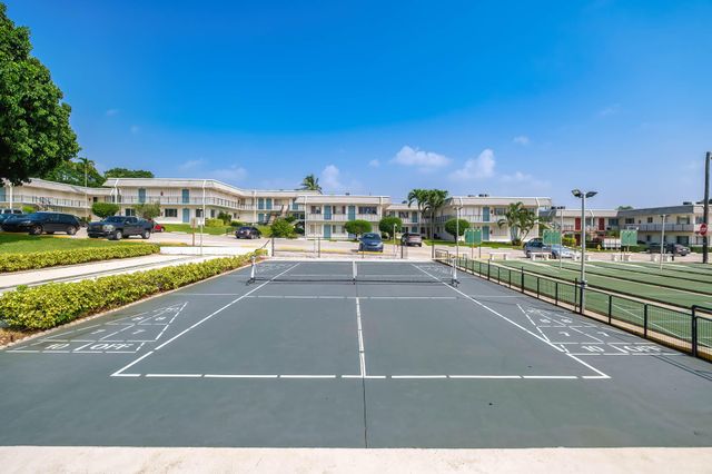 2920 Cynthia Lane 202, Lake Worth Beach, FL 33461