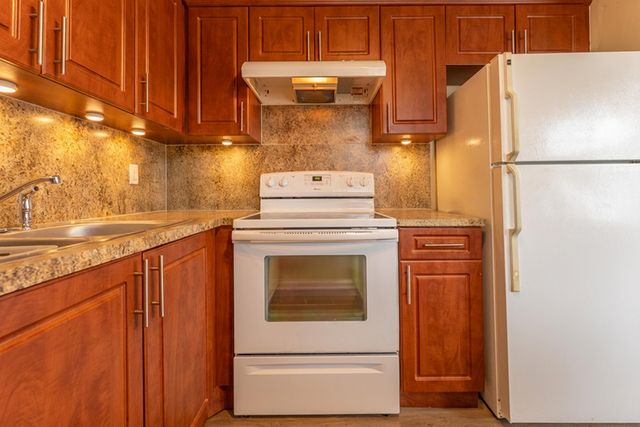 2920 Cynthia Lane 202, Lake Worth Beach, FL 33461