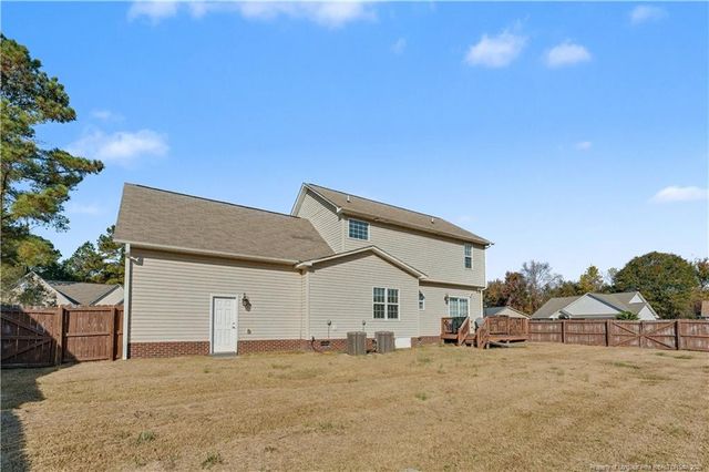 5609 Prestonfield Lane, Hope Mills, NC 28348