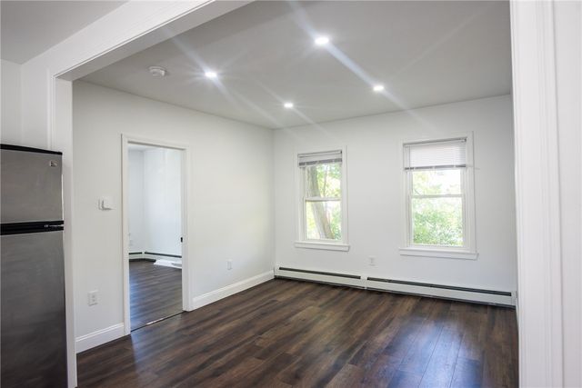 40 Greenwich Avenue, West Warwick, RI 02893