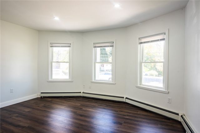 40 Greenwich Avenue, West Warwick, RI 02893