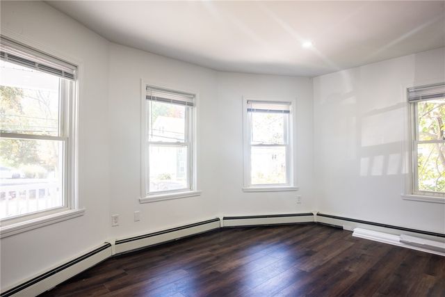 40 Greenwich Avenue, West Warwick, RI 02893