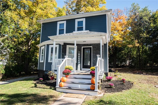 40 Greenwich Avenue, West Warwick, RI 02893