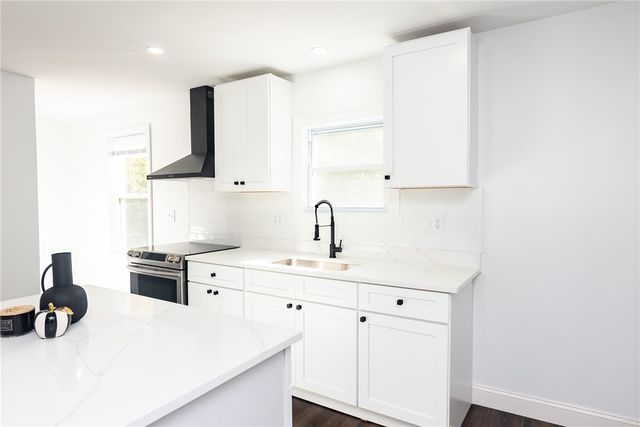 40 Greenwich Avenue, West Warwick, RI 02893