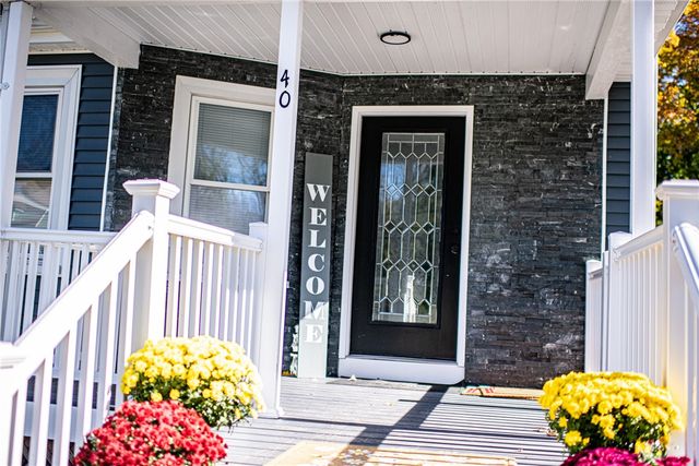 40 Greenwich Avenue, West Warwick, RI 02893