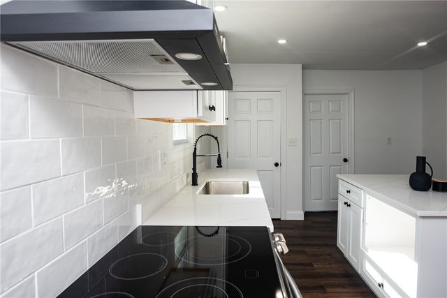 40 Greenwich Avenue, West Warwick, RI 02893