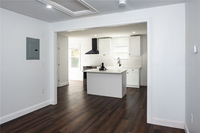 40 Greenwich Avenue, West Warwick, RI 02893