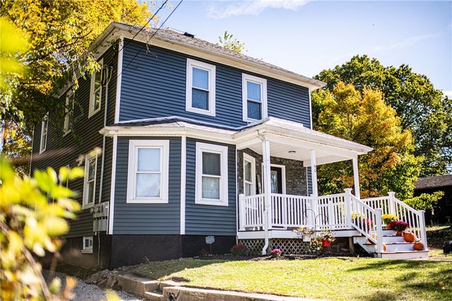 40 Greenwich Avenue, West Warwick, RI 02893