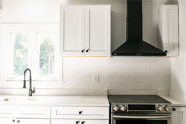 40 Greenwich Avenue, West Warwick, RI 02893