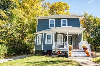 40 Greenwich Avenue, West Warwick, RI 02893