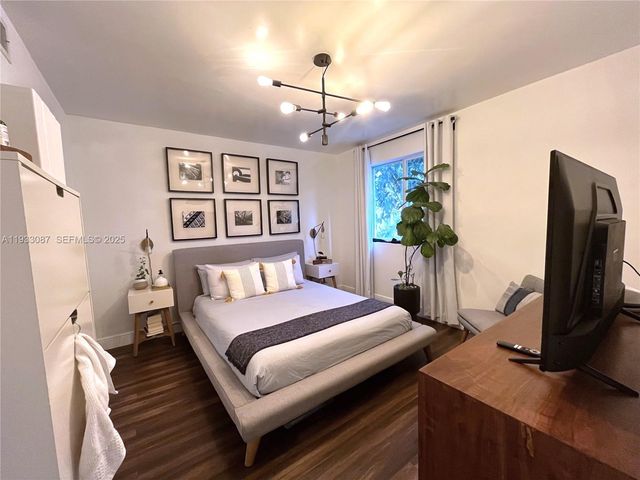 540 NW 7th St 44, Miami, FL 33136