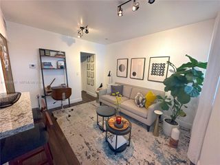 540 NW 7th St 44, Miami, FL 33136