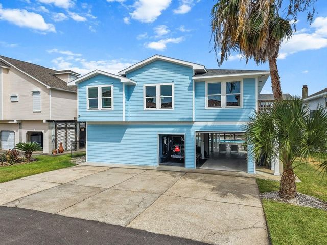214 Sampan Drive, Tiki Island, TX 77554