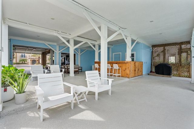 214 Sampan Drive, Tiki Island, TX 77554