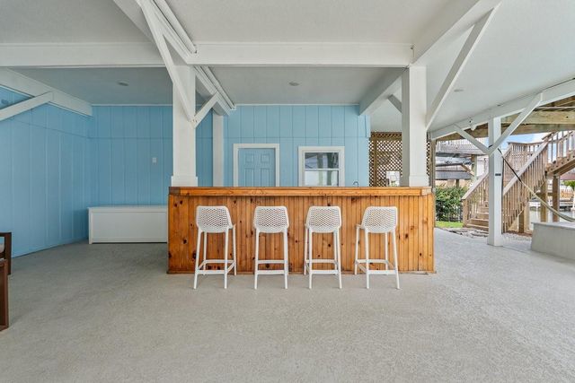 214 Sampan Drive, Tiki Island, TX 77554