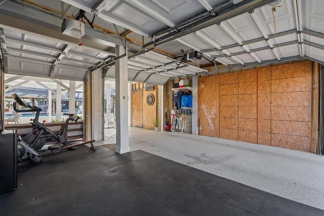 214 Sampan Drive, Tiki Island, TX 77554