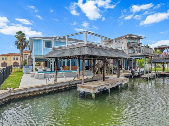 214 Sampan Drive, Tiki Island, TX 77554