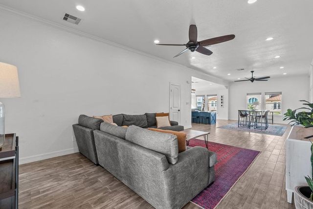 214 Sampan Drive, Tiki Island, TX 77554